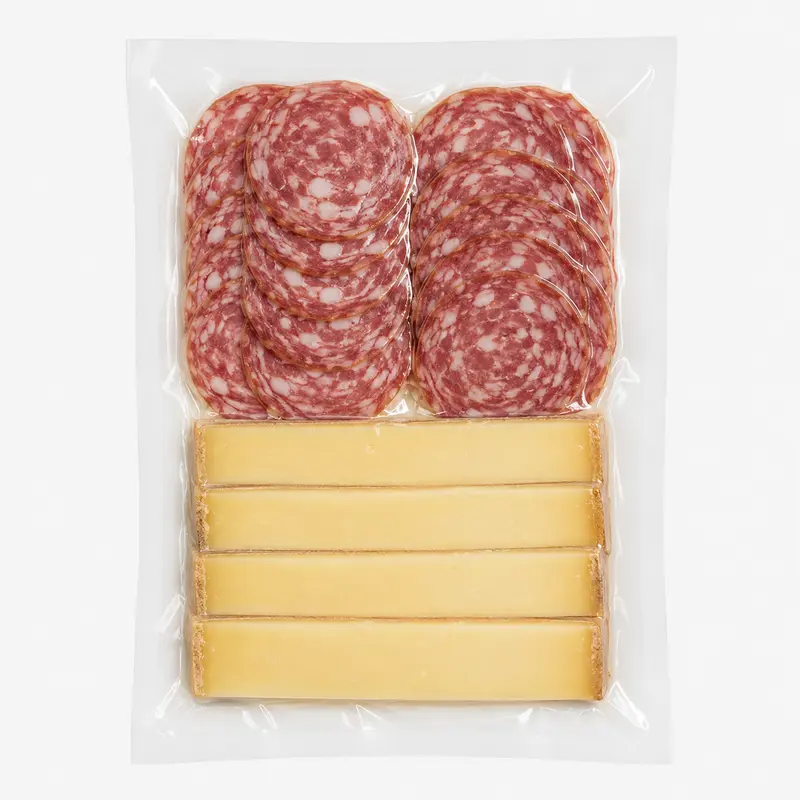 Tranches of charcuterie and portions of fromage emballées sous vide